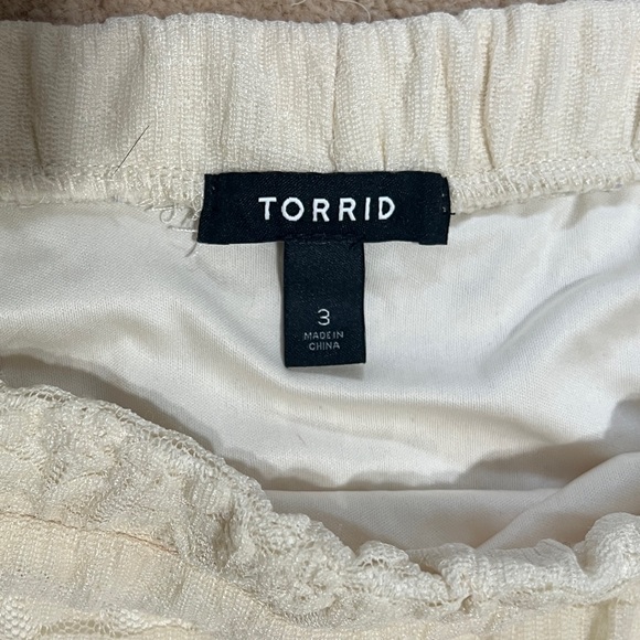 Torrid Maxi Skirt Women’s 3X Asymmetrical Lace Cream Fairy Cottagecore Croquette - Picture 3 of 6